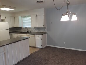 230 S Burdick St in Stillwater, OK - Building Photo - Building Photo