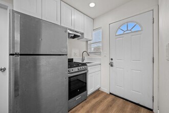 6233-6235 Dorothy Dr in San Diego, CA - Foto de edificio - Building Photo