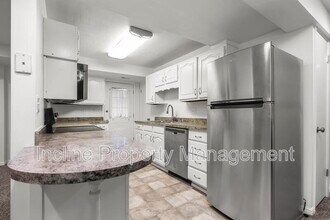 2102 E 11270 S in Sandy, UT - Foto de edificio - Building Photo
