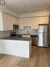 430 Essa Rd in Barrie, ON - Building Photo - Building Photo