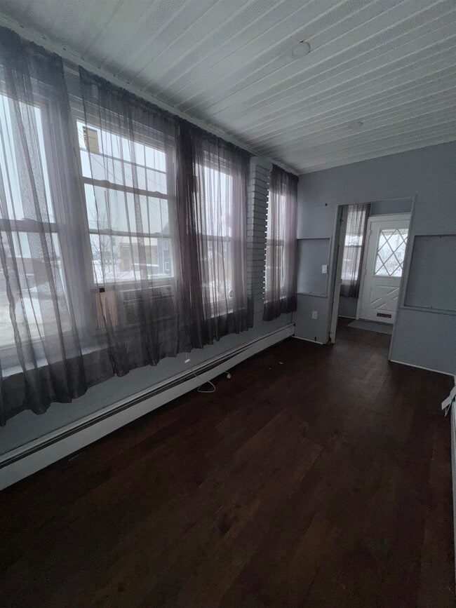 438 4th St in Carlstadt, NJ - Building Photo - Building Photo