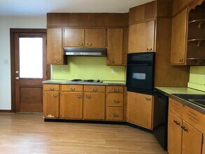 136 N Fairview St, Unit 1F in Lock Haven, PA - Building Photo - Building Photo