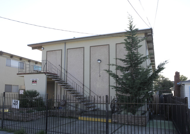 5250-5260 Riverside Ave in San Pablo, CA - Building Photo - Building Photo