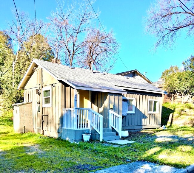 property at 1246 Oak St