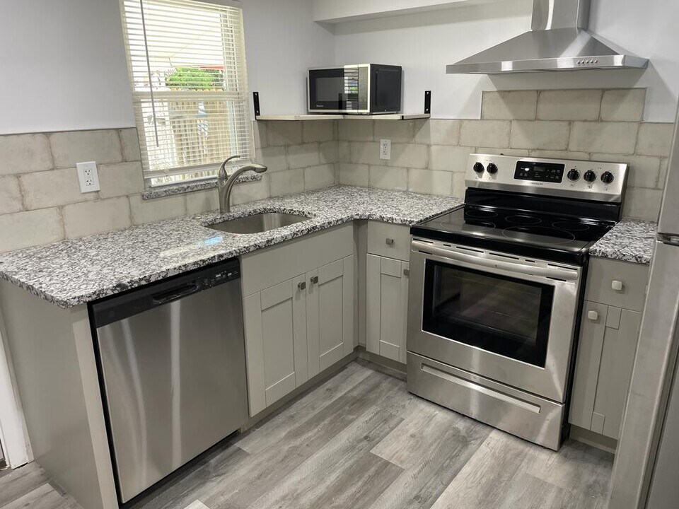 3131 Weikel St Photo