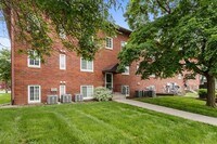 104 Grandview Ct, Unit 104
