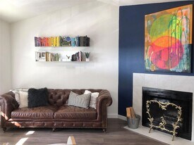 6409 Burns St, Unit 306 in Austin, TX - Building Photo