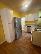 31-46-46 35th St in Queens, NY - Building Photo - Building Photo