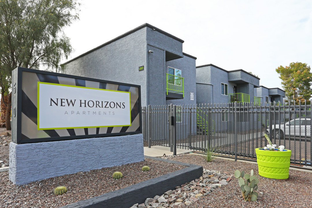 New Horizons in Phoenix, AZ - Foto de edificio