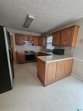 1118 Berkshire Dr in Anniston, AL - Building Photo - Building Photo