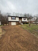 821 Hillmore Dr in Nashville, TN - Building Photo