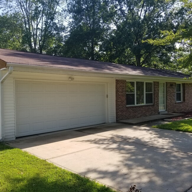 524 Ranch Dr in Ballwin, MO - Building Photo - Building Photo