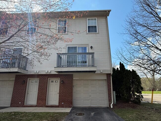 3166 Promenade Cir in Ann Arbor, MI - Building Photo - Building Photo