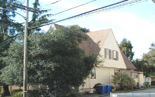 3527 Harrison St in Oakland, CA - Building Photo - Building Photo