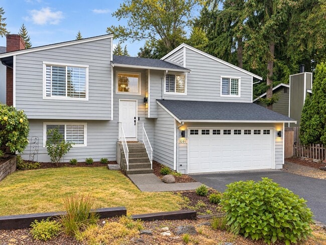 property at 2201 Virginia Ct