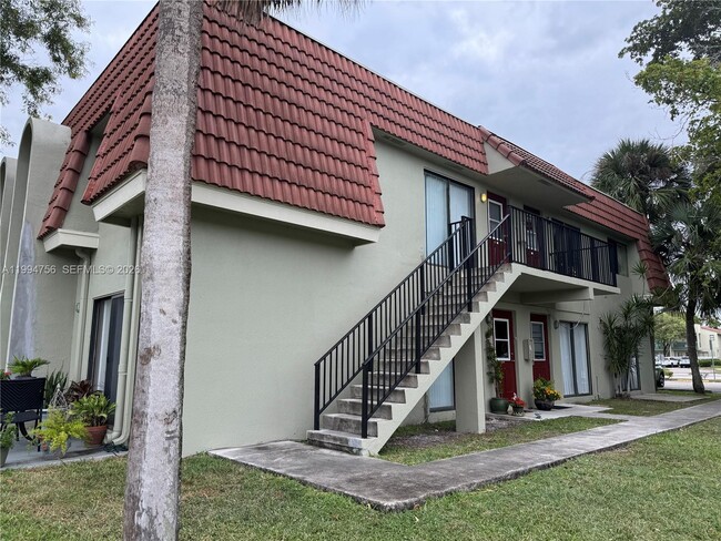 11380 Royal Palm Blvd in Coral Springs, FL - Foto de edificio - Building Photo