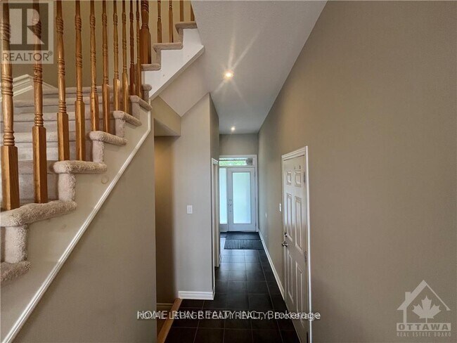 914 Fletcher Cir in Ottawa, ON - Building Photo - Building Photo