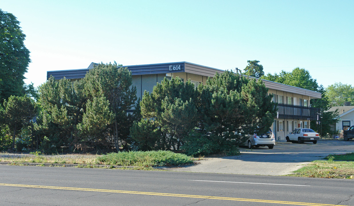 614 E Indiana Ave in Spokane, WA - Building Photo