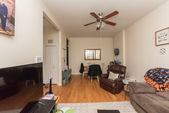 2702 W Thomas St in Chicago, IL - Building Photo - Building Photo