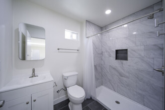 206 W Broadbent Dr in Riverside, CA - Building Photo - Building Photo