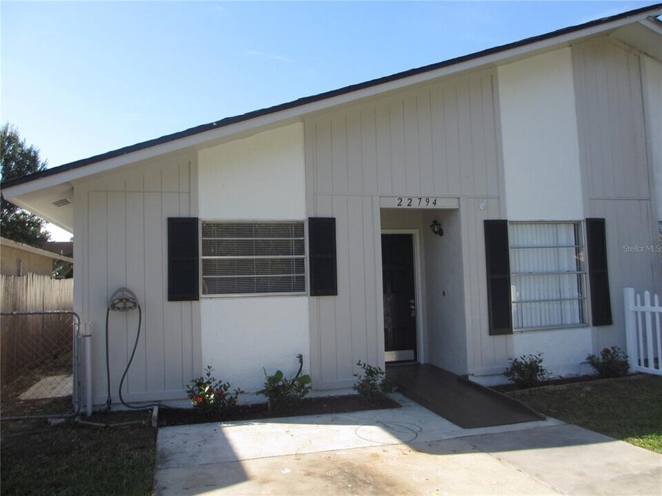 22794 Penny Loop in Land O Lakes, FL - Foto de edificio