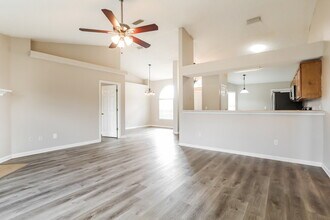 1186 Summer Springs Drive in Middleburg, FL - Building Photo - Building Photo