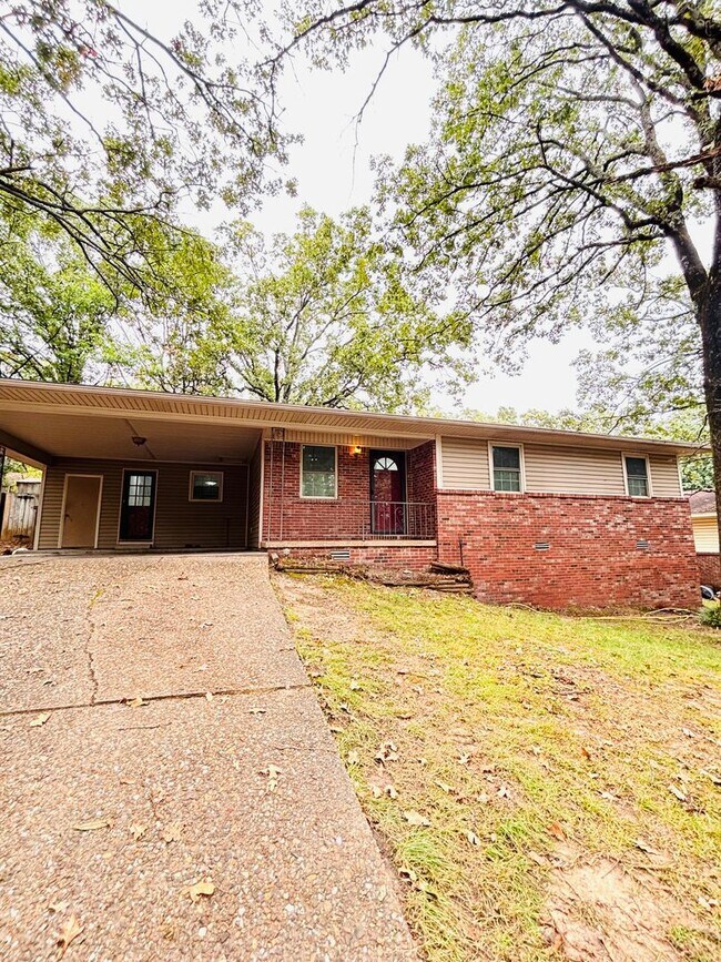 property at 516 Green Oak Dr