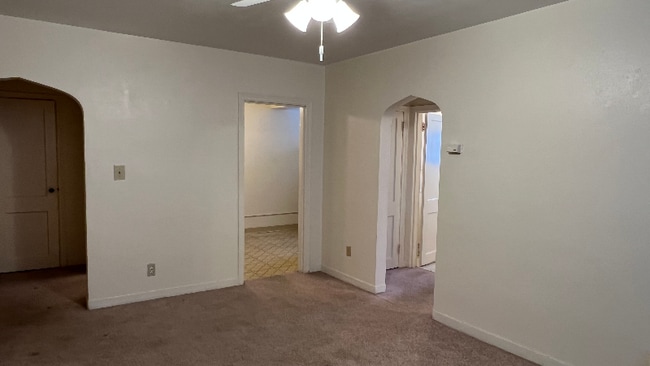 1510 Larpenteur Ave W, Unit 10 in Falcon Heights, MN - Foto de edificio - Building Photo