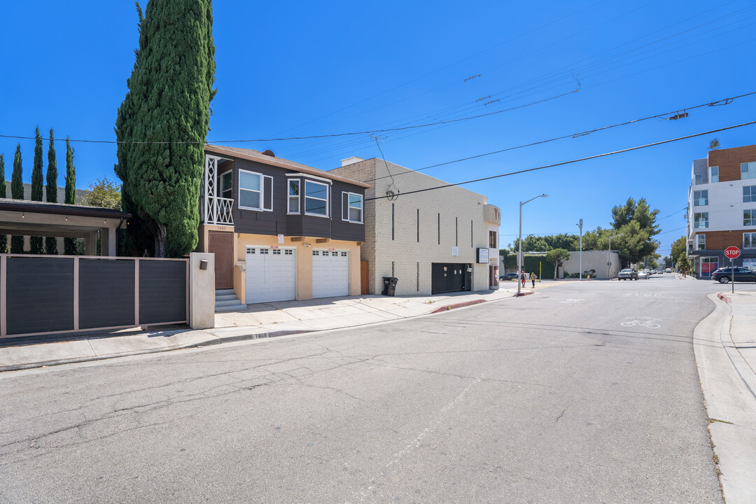 7860 Romaine St in West Hollywood, CA - Building Photo