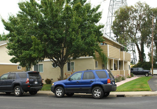 Rinconada Court Apartments in Los Gatos, CA - Building Photo - Building Photo