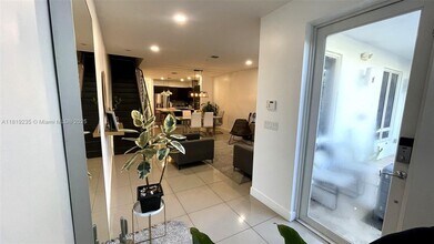6415 NW 102nd Path, Unit 211 in Doral, FL - Building Photo - Building Photo