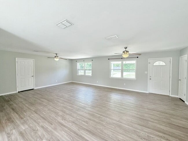 6831 Saufley Pines Rd in Pensacola, FL - Building Photo - Building Photo
