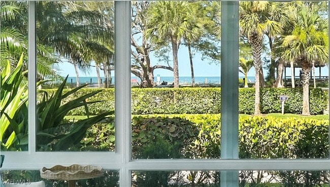 property at 2100 Gulf Shore Blvd N