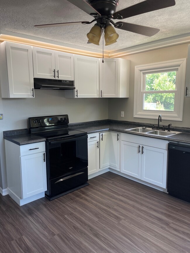 property at 3046 S Franklin Ave