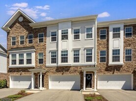 30 Colgate Dr in Morristown, NJ - Building Photo