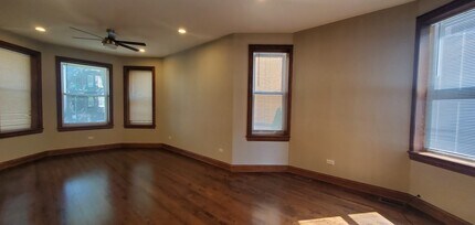 3238 N Hamlin Ave in Chicago, IL - Building Photo - Building Photo