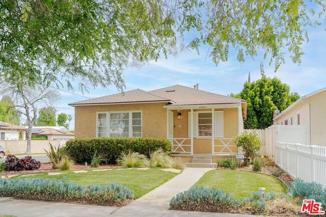 property at 4950 Newcastle Ave