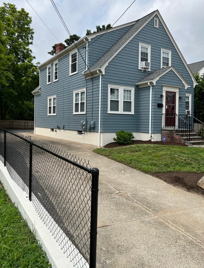 1082 Smith St, Unit Smith St FL 1 in Providence, RI - Building Photo - Building Photo