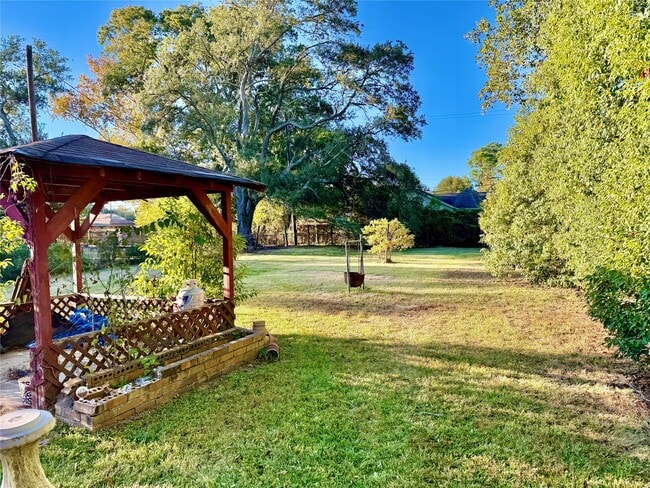 860 Bingman Dr in Beaumont, TX - Building Photo - Building Photo