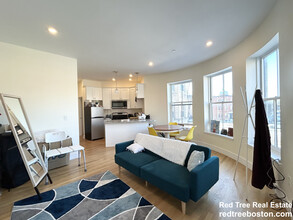 874 Beacon St, Unit 3 in Boston, MA - Building Photo - Building Photo