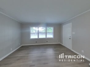 806 Leisure Ln in Greenwood, IN - Building Photo - Building Photo