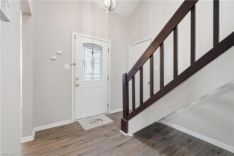 1329 Thamesford Dr in Virginia Beach, VA - Building Photo - Building Photo