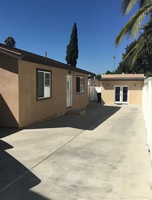 property at 1529 Mohawk St