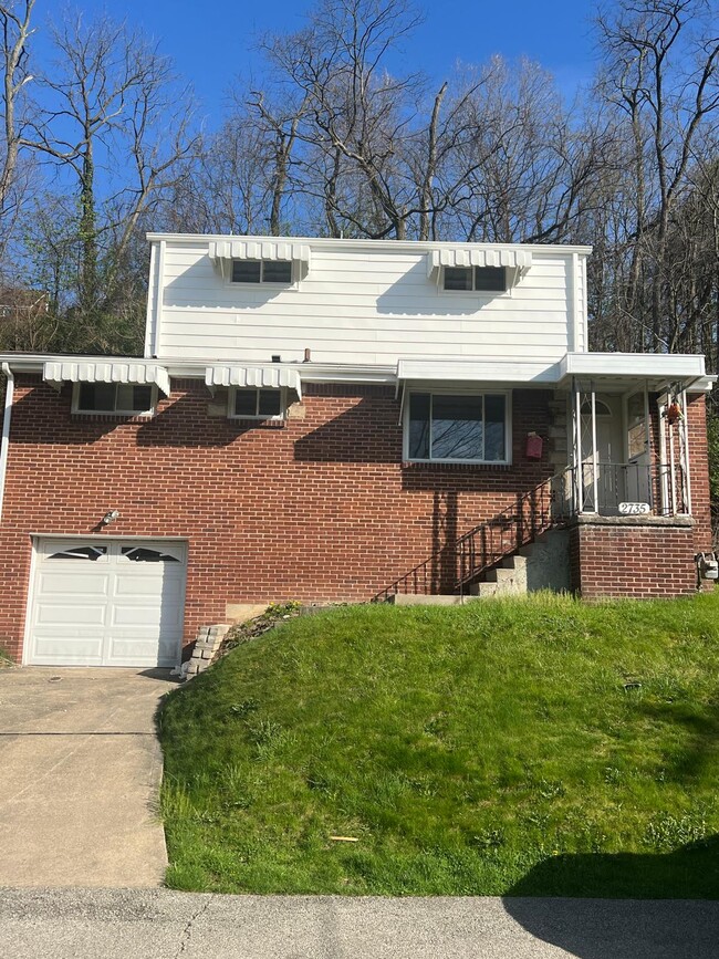 property at 2735 Bellingham Ave