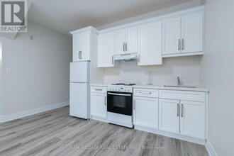 124B CHURCH St in Mississauga, ON - Building Photo - Building Photo