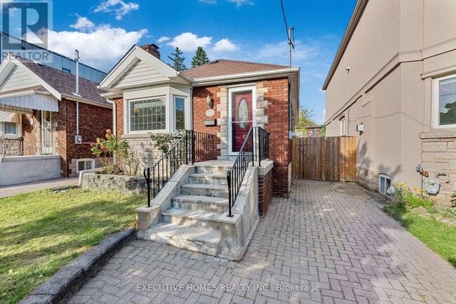 property at 17 Crestland Ave