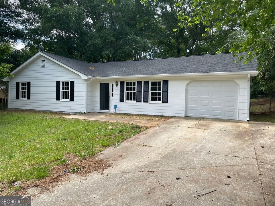 45 Valley Ct in Covington, GA - Building Photo