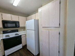 225 Kerby St in Arlington, TX - Building Photo - Building Photo