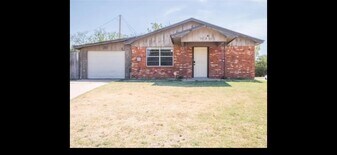 901 NW 66th St in Lawton, OK - Building Photo