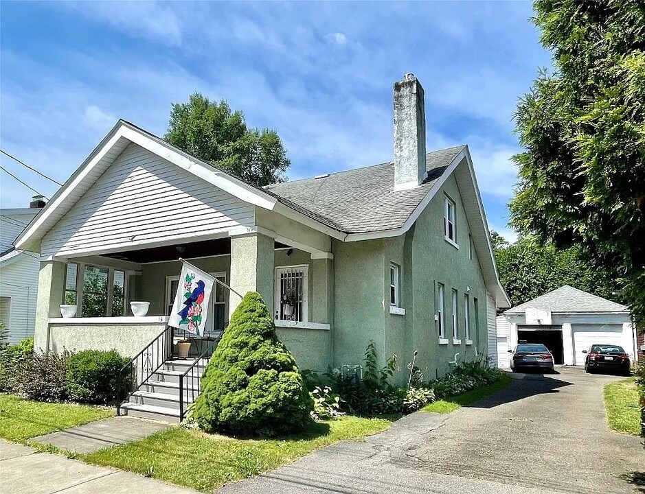 15 Cleveland Ave in Binghamton, NY - Building Photo